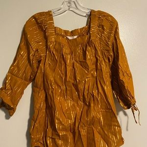 Shirt with half sleeves